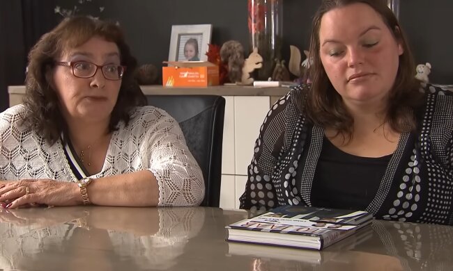 Laura und ihre Tante. Quelle: Youtube Screenshot