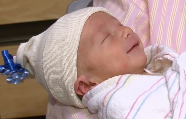 Neugeborenes. Quelle: YouTube Screenshot