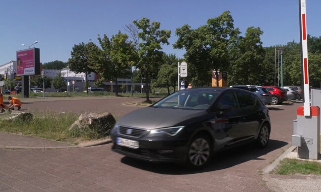 Parkplatznot am Zoo führt zu Bußgeld für Mutter. Quelle: Youtube Screenshot