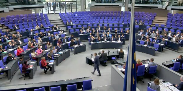 Schluss mit Pauschalgehältern. Quelle: Youtube Screenshot