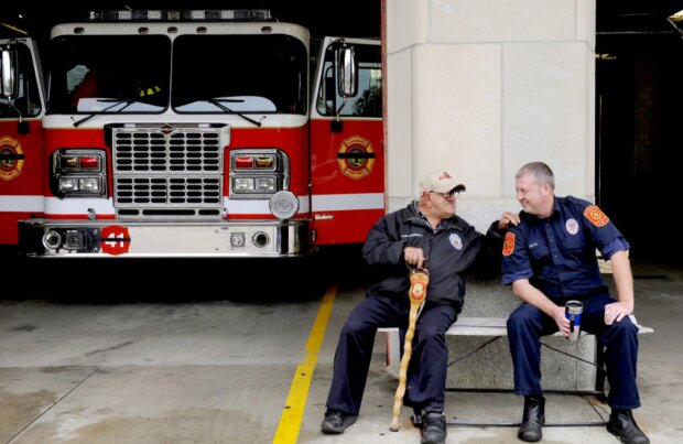 Feuerwehrleute kümmern sich seit über 60 Jahren um einen armen Mann