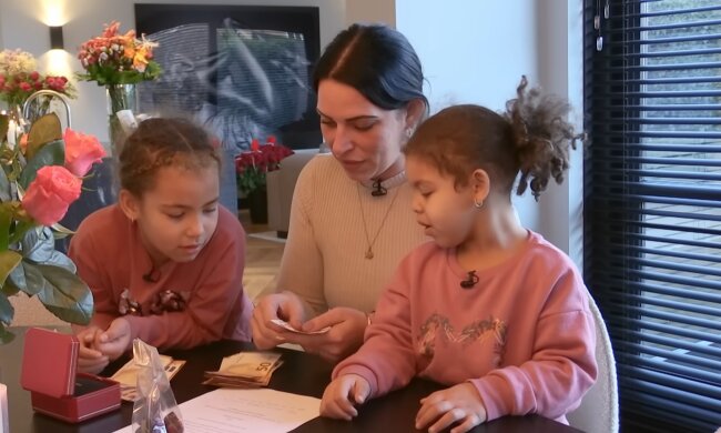Vollzeit-Mama, Teilzeit-Geld. Quelle: Youtube Screenshot