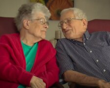 "Für die Liebe gibt es keine Barrieren": 88-jährige Braut heiratete 78-jährigen Verlobten im Krankenhaus