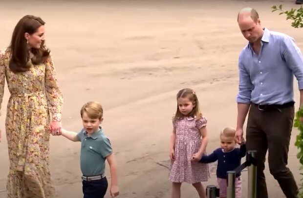Prinz William und Kate Middleton mit ihren Kindern. Quelle: YouTube Screenshot