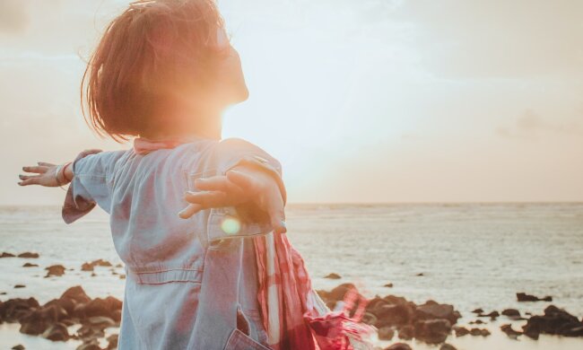 "Ich bin froh, nicht wie alle anderen zu sein". Eine Frau mit ungewöhnlichem Aussehen ist stolz auf ihre Einzigartigkeit