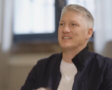 Schweinsteiger ist offiziell frei. Quelle: Youtube Screenshot