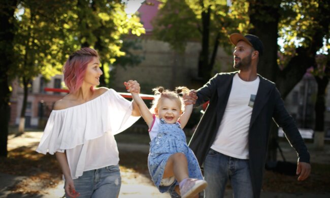 Glückliche Familie. Quelle: Screenshot YouTube