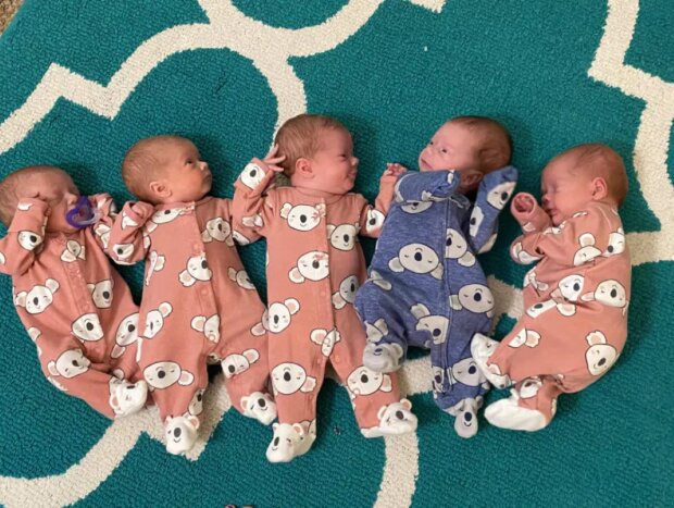 Die Fünflinge wurden am 2. September mit 32 Wochen geboren. Quelle: Screenshot Youtube