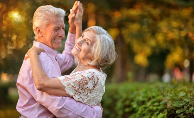 Verheiratet nie zu spät: "Neuvermählte" 93 und 90 Jahre verheiratet nach 40 Jahren Courmachen