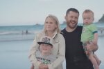 Sie hört ihr Lachen, spürt ihre Nähe: doch sie wird ihre Kinder nie sehen können