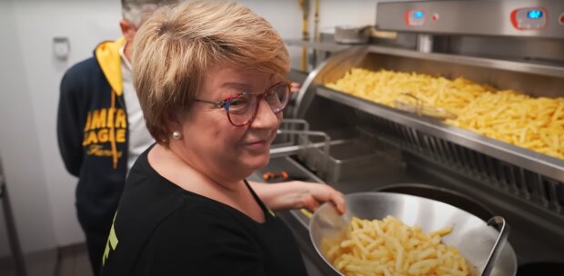 „Ich bin 67 und frittiere Pommes weil meine Rente nicht reicht“