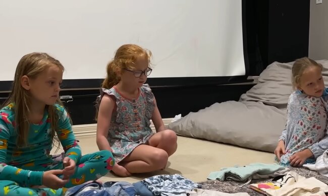 Chaos im Kinderzimmer. Quelle: Youtube Screenshot