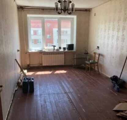 Wie eine Familie eine Einzimmerwohnung in eine Zweizimmerwohnung verwandelte