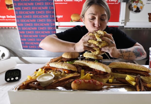 "Von der Mutter zur Mampfkönigin": 15 Hamburger in unter einer Stunde