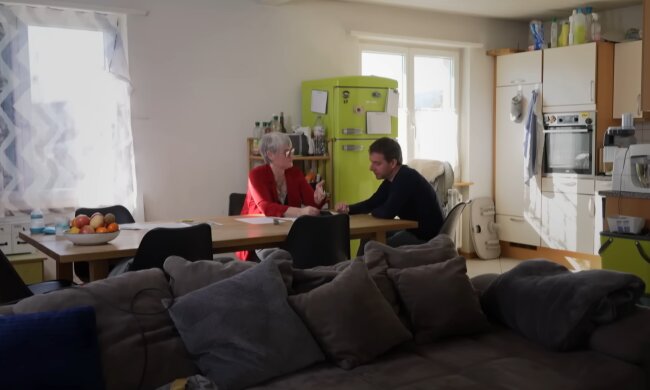 "Ich wünsche mir Stabilität für meine Familie". Quellle: Youtube Screenshot