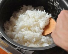 Wie oft sollte der Reis vor dem Kochen gespült werden
