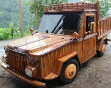Wie ein Mann in eineinhalb Jahren es geschaffen hat, ein Holzauto zu bauen