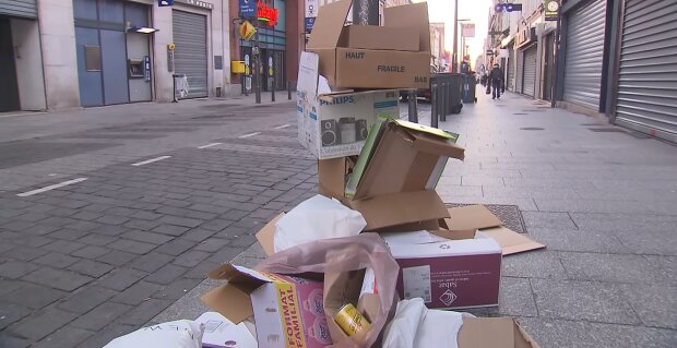 Müll statt Blumen. Quelle: Youtube Screenshot