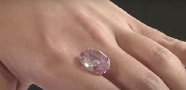 Rosa Diamant. Quelle: Screenshot YouTube