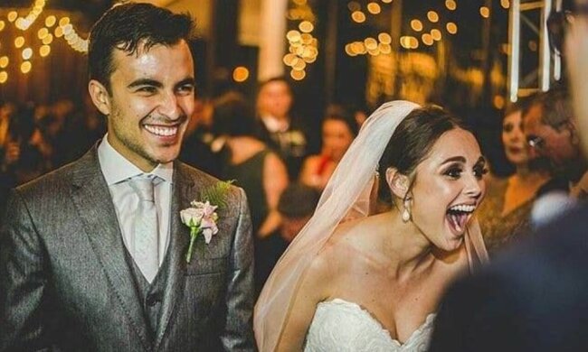 Der Hund brachte die Hochzeit eines jungen Paares zum Scheitern, aber sie waren überhaupt nicht verärgert