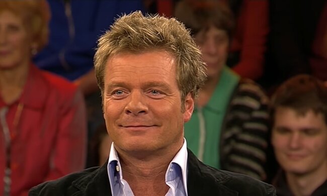 Hat die Karriere seines Vaters nicht wiederholt: Wer der Sohn des berühmten TV-Moderators Oliver Geissen geworden ist