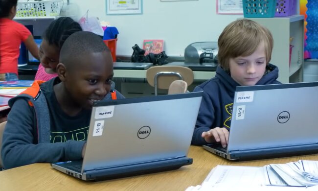 „Ich verbiete Handys an meiner Schule – weil KI den Unterricht entkernt.“ Quelle: Youtube Screenshot