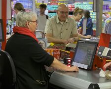 Kassiererin spricht Klartext. Quelle: Youtube Screenshot