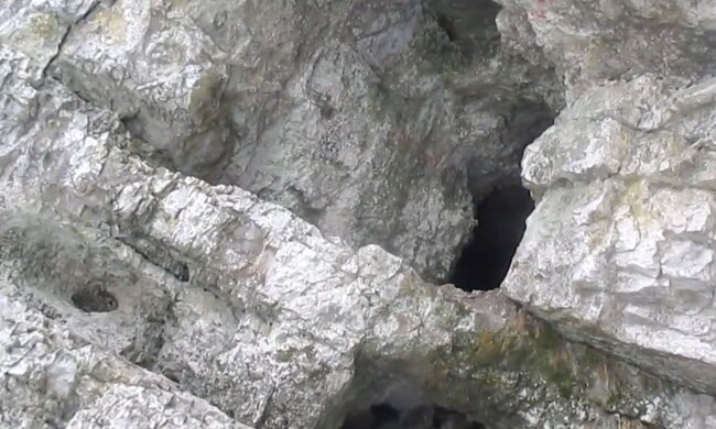 Höhle. Quelle: Screenshot YouTube