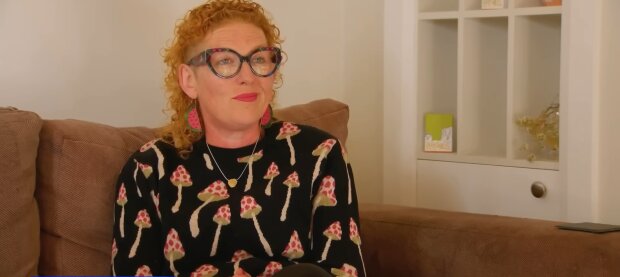 „Ich lebe allein und bin glücklicher als viele Paare mit Nachwuchs“. Quelle: Youtube Screenshot