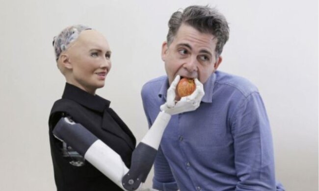 Der Schöpfer des Roboters Sophia sagte, dass bis 2045 Menschen anfangen werden, Androiden zu heiraten