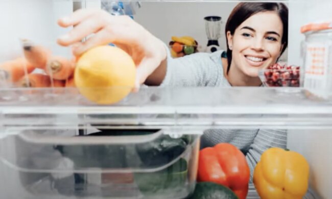Unangenehmer Geruch im Kühlschrank. Quelle: Screenshot YouTube