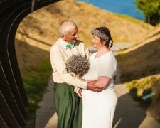 "Die Jungverheirateten im Alter": Das georgische Paar heiratete nach 55 Jahren des Zusammenlebens