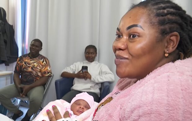 Mutter geworden und allein gelassen. Quelle: Youtube Screenshot