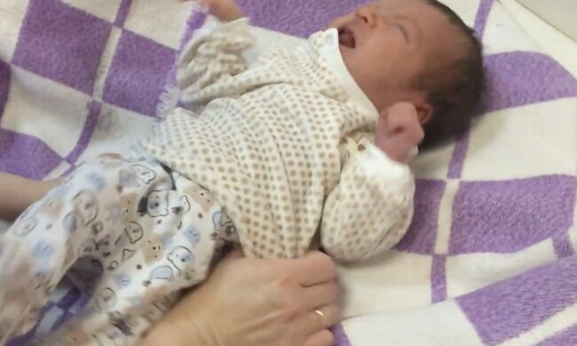 Säugling. Quelle: Screenshot YouTube