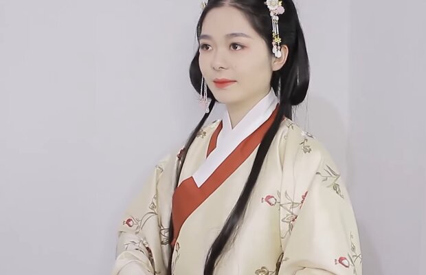 Traditionelle chinesische Kleidung. Quelle: YouTube Screenshot