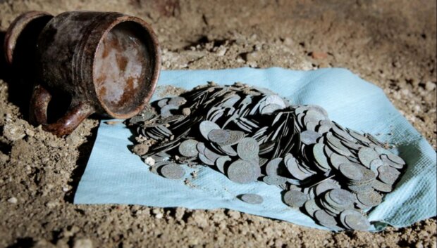Archäologe kam in ein Dorf, um die Geschichte eines Schatzes zu erforschen: Die Geschichte eines Alteingesesseners führt ihn zu einem neuen Schatz