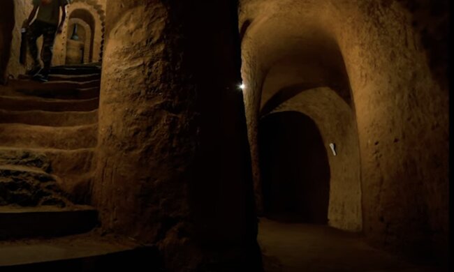 Geheimtunnel. Quelle: Screenshot YouTube