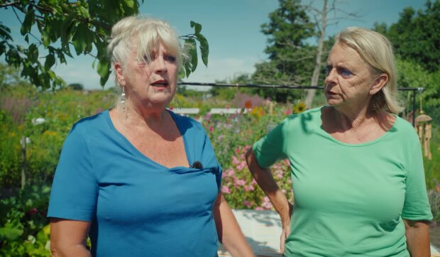 „Statt Einsamkeit und teurer Wohnung: Schwestern gründen WG mit 55+“
