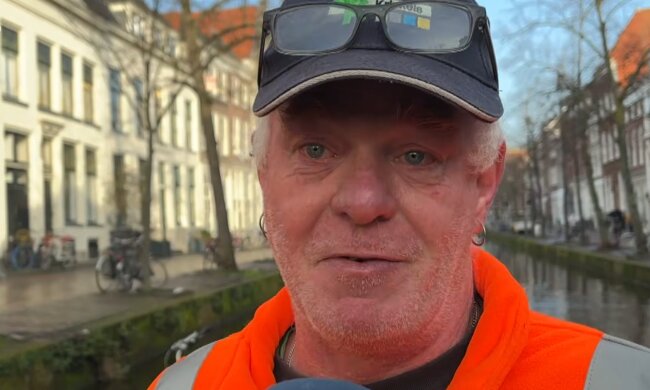 Einfache Arbeit, großes Glück. Quelle: Youtube Screenshot