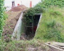 Eine Frau sah eine Anzeige für einen alten Bunker, der zum Verkauf stand, und beschloss, dass er ihr Zuhause werden würde