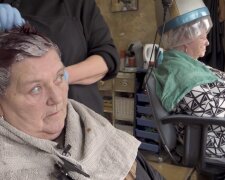 Trinkgeld für Kellner, nicht für Friseure. Quelle: Youtube Screenshot