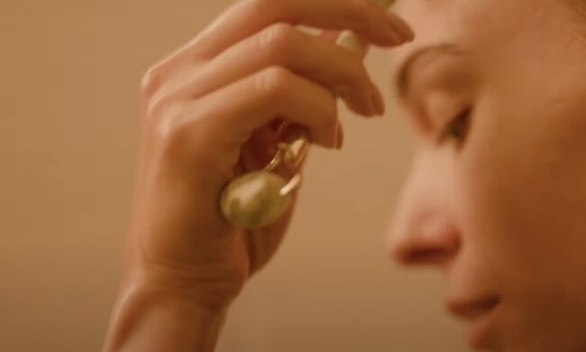 Frau. Quelle: Screenshot YouTube