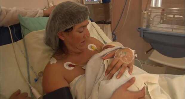 „48 Jahre alt, Mutter, stark – eure Kritik kann mich mal“. Quelle: Youtube Screenshot