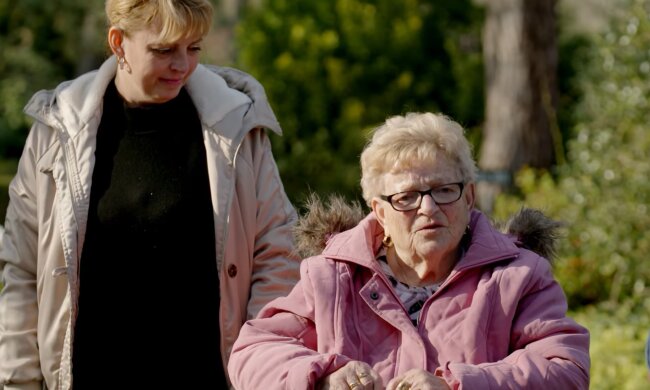 Mit 72 ins Heim? Quelle: Youtube Screenshot