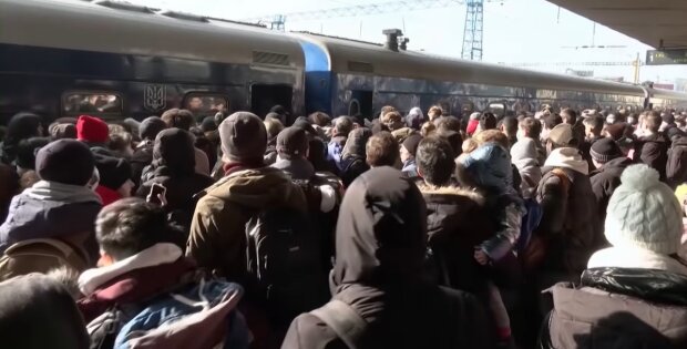 Die Menschen versuchen, das Land zu verlassen. Quelle: Youtube Screenshot