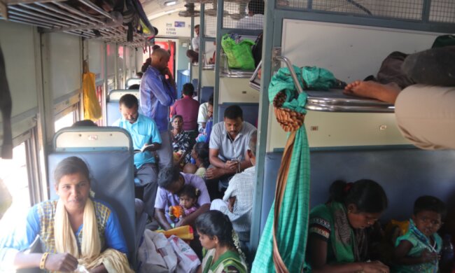 "Temporäres Zuhause": wie Menschen ihre Tage in Zügen verbringen