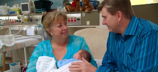 Susanne zeigt der Gesellschaft, dass Glück kein Alter kennt. Quelle: Youtube Screenshot