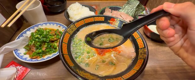 Ein Abendessen in Tokio. Quelle: Youtube Screenshot