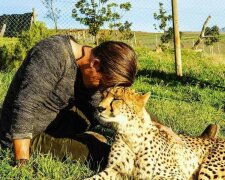 Der Mann veränderte total sein Leben: Er kündigte seinen angesehenen Job und reiste nach Afrika, um wilde Tiere zu retten