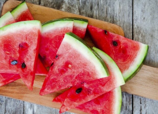 Warum man im Sommer Wassermelonen öfter essen muss. Gründe sind bekannt geworden
